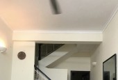 Cho thuê nhà ngõ ô tô phố Nguyên Hồng, Đống Đa,  DT 45m2 - 4 tầng - Ngủ - MT 5m - Giá 19 triệu